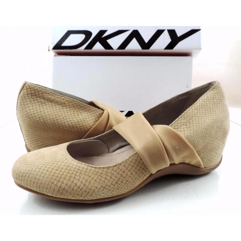 Women's Shoes DKNY Active Paula Mary Jane Wedge Walking Comfort Sand Size 9.5 - Picture 3 of 9
